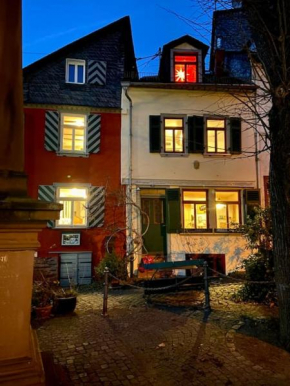 Historic Skipper`s House in Old Town